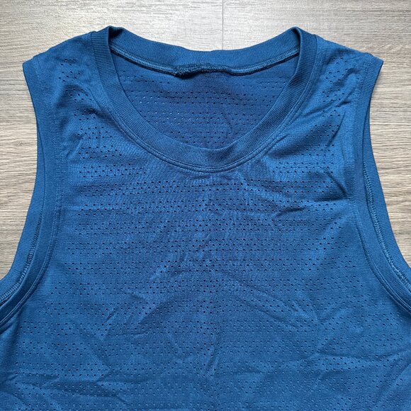Lululemon Women's Breeze By Muscle Tank II - Blue - Picture 4 of 8